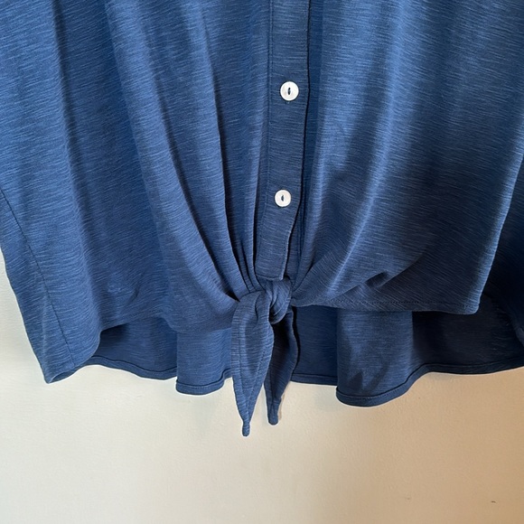 Buffalo David Bitton 🦬 Short Sleeve Button-up Top with Tie - Picture 4 of 6